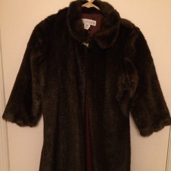 Trish Scully Other - Trish Scully Faux "Mink Style" fur coat